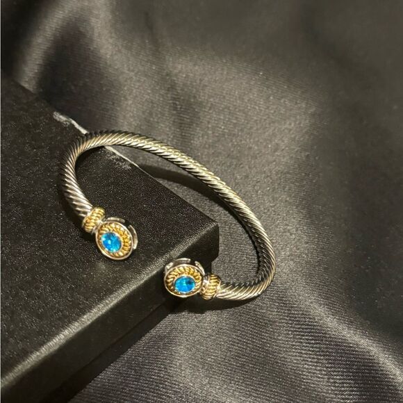 LIVE SHOW BRACELET - Picture 4 of 10